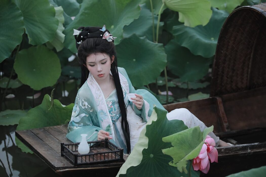 YiTuYu艺图语 Vol.4940 Zhi Zi Hua