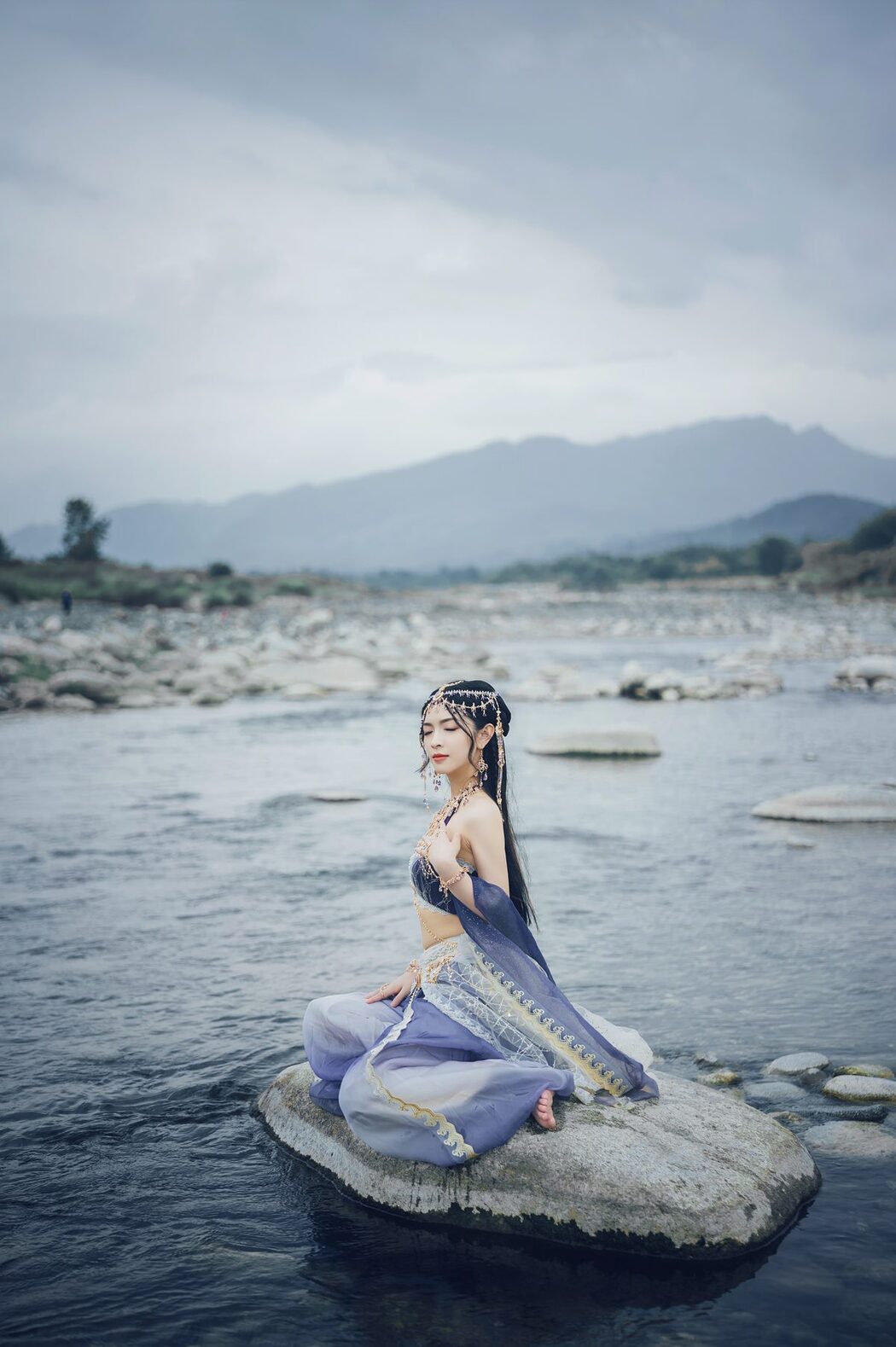 YiTuYu艺图语 Vol.4908 Xin Yi