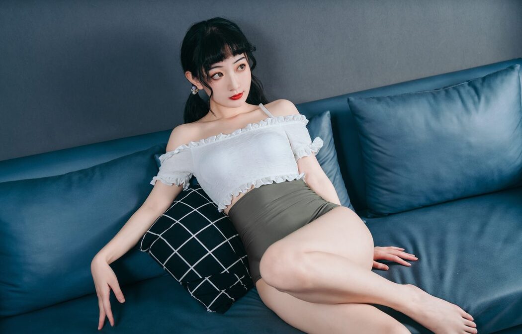 YiTuYu艺图语 Vol.4857 Tao Mo Gong Zi X