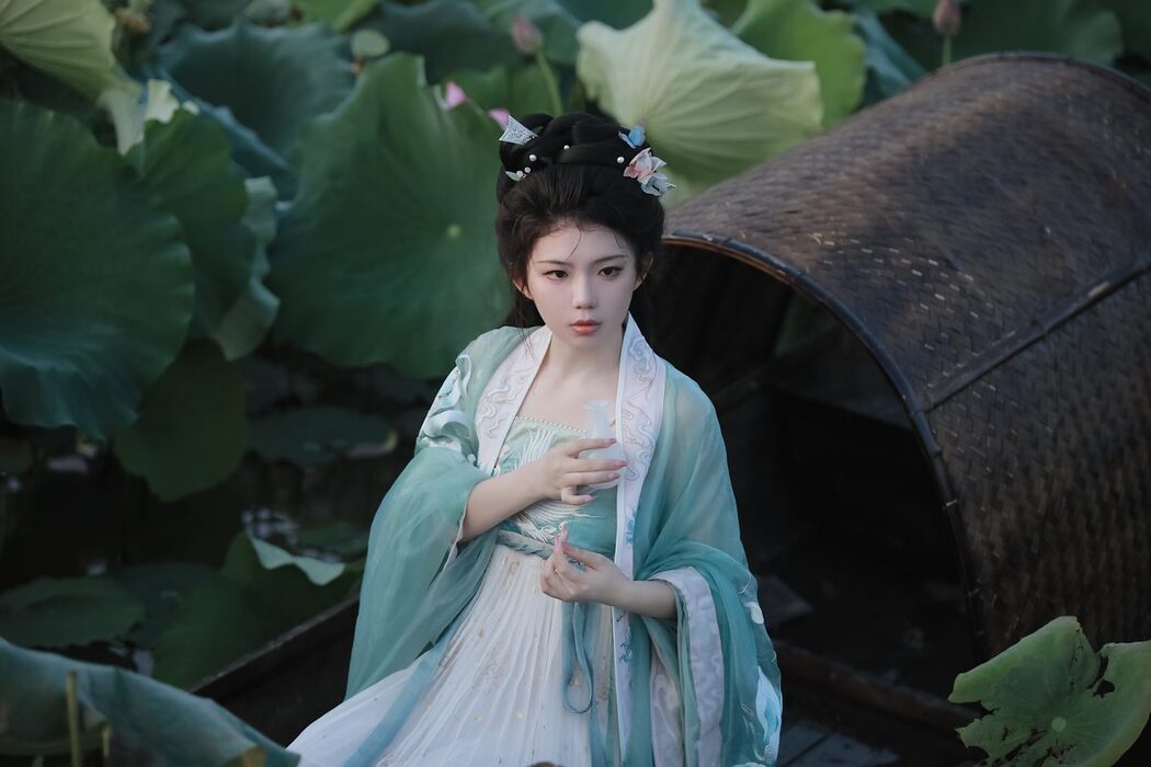 YiTuYu艺图语 Vol.4940 Zhi Zi Hua