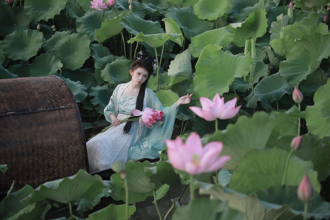 YiTuYu艺图语 Vol.4940 Zhi Zi Hua