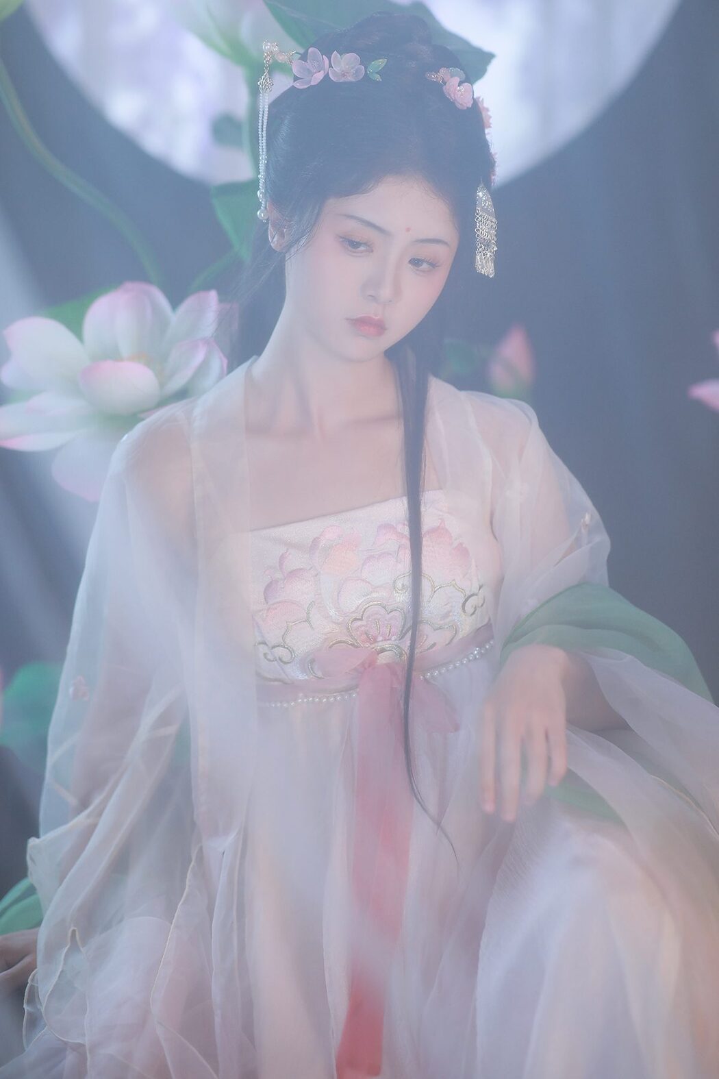 YiTuYu艺图语 Vol.4974 Dai Bu Zhu De Yi Mi Cover Photo