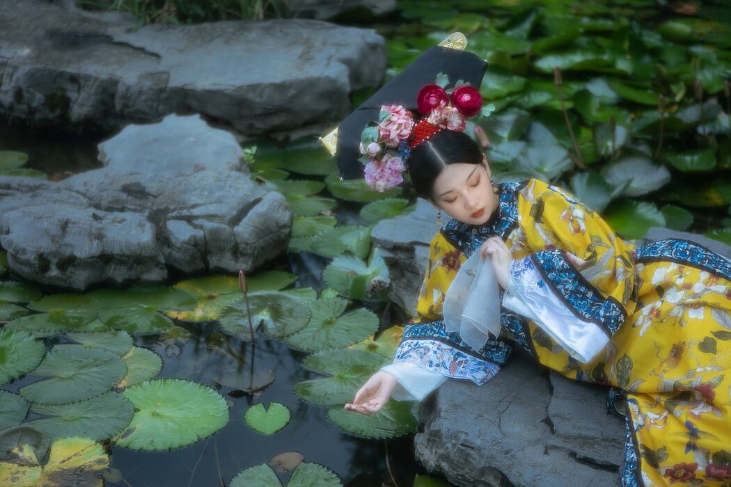 YiTuYu艺图语 Vol.4858 Zhi Zhi Qi