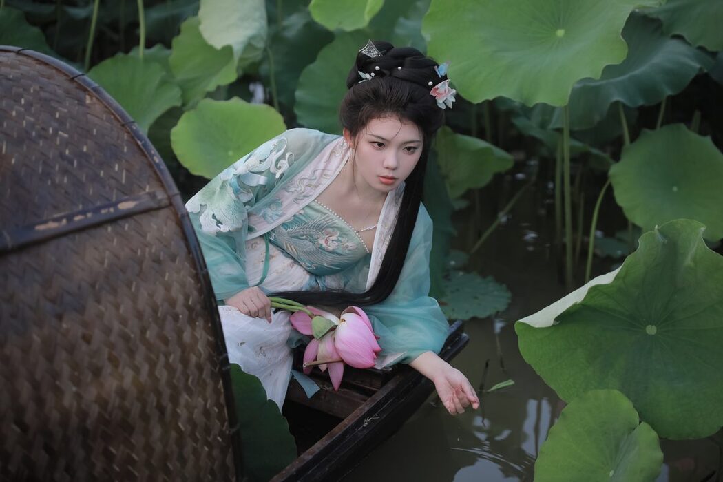YiTuYu艺图语 Vol.4940 Zhi Zi Hua
