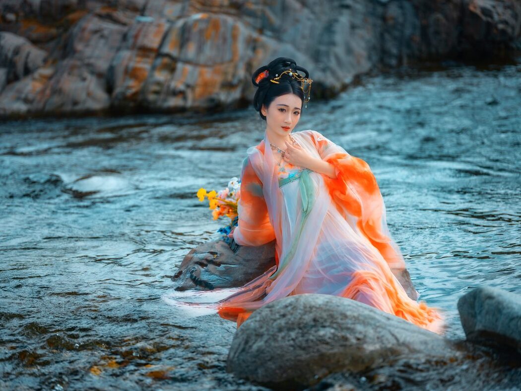 YiTuYu艺图语 Vol.5089 Long En Xing