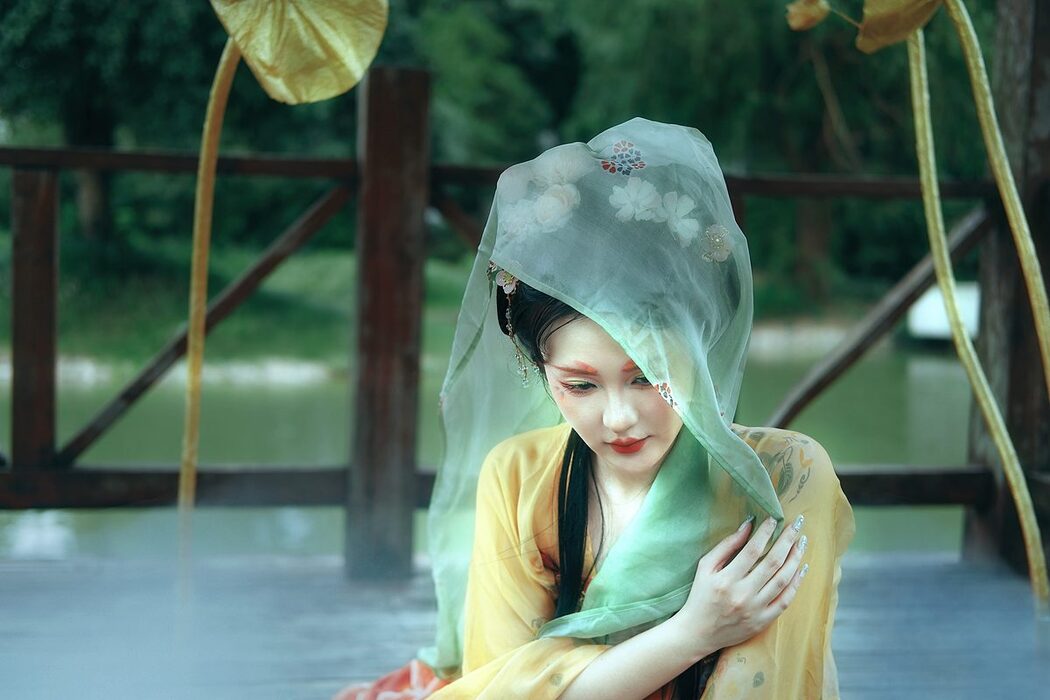 YiTuYu艺图语 Vol.5143 Yue Bai Xing Xi