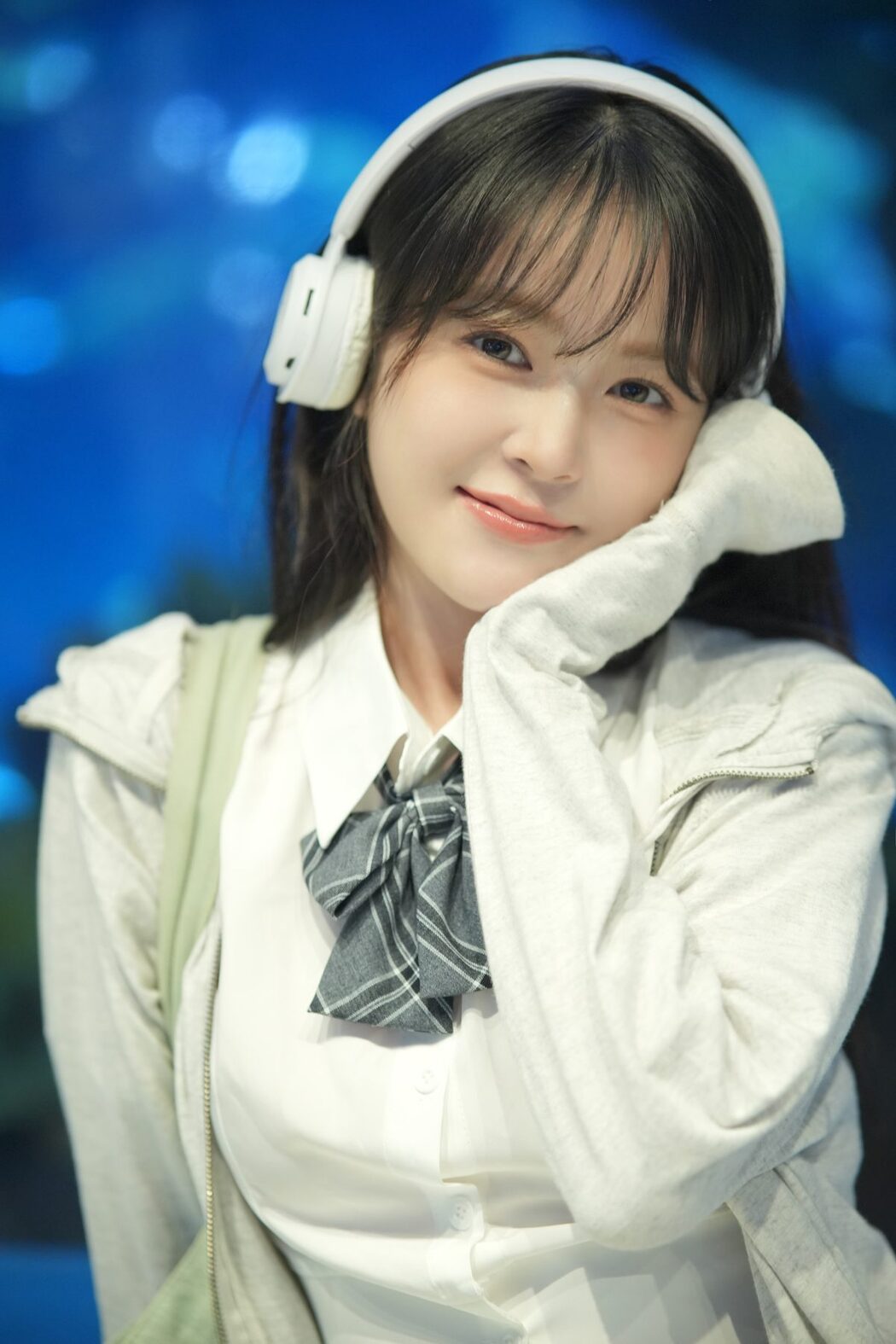 YiTuYu艺图语 Vol.5103 Luo Xin Xin