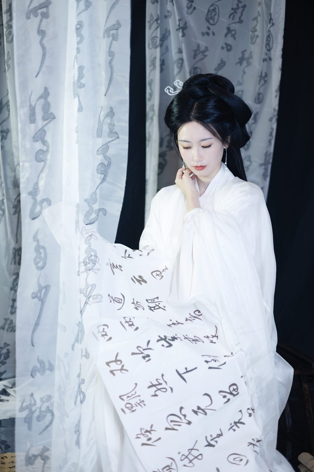 YiTuYu艺图语 Vol.5168 Zhi Shi