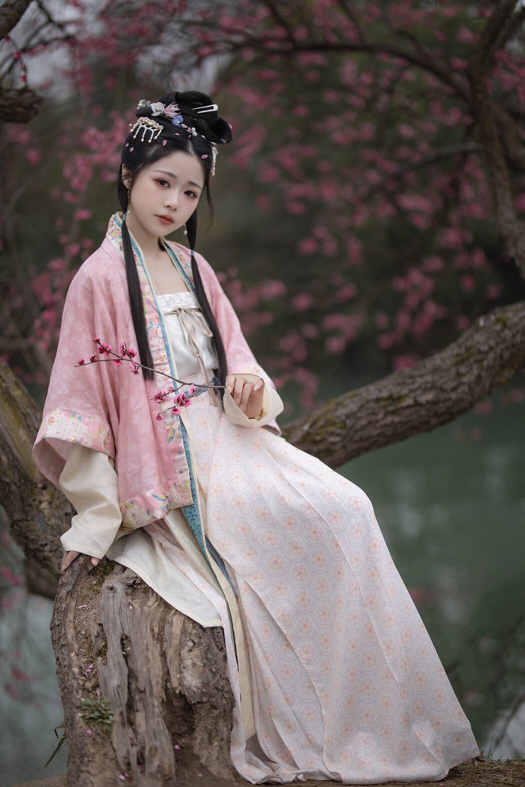 YiTuYu艺图语 Vol.5065 Yun Yun De Hei Yan Quan Er