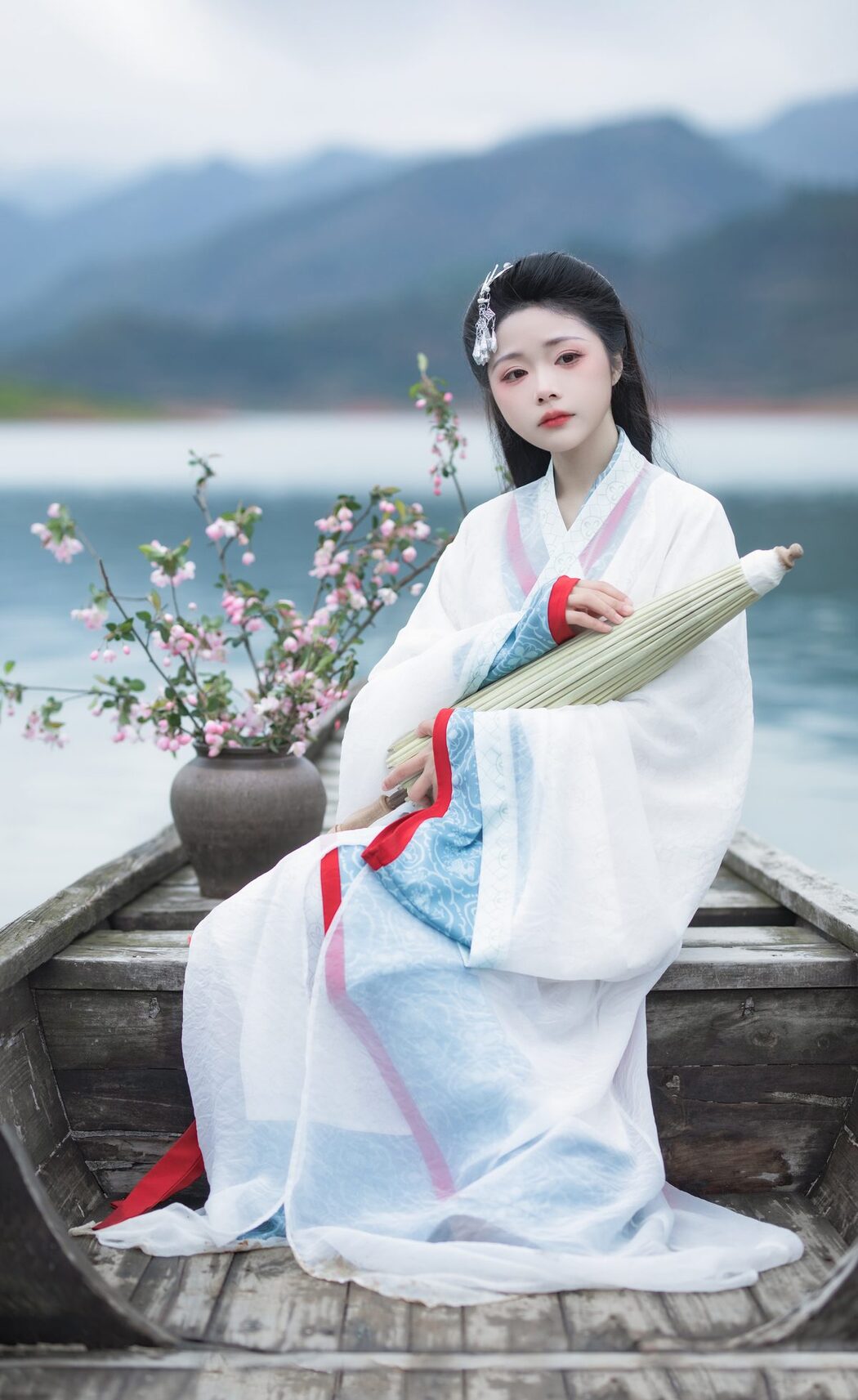 YiTuYu艺图语 Vol.5040 Yun Yun De Hei Yan Quan Er