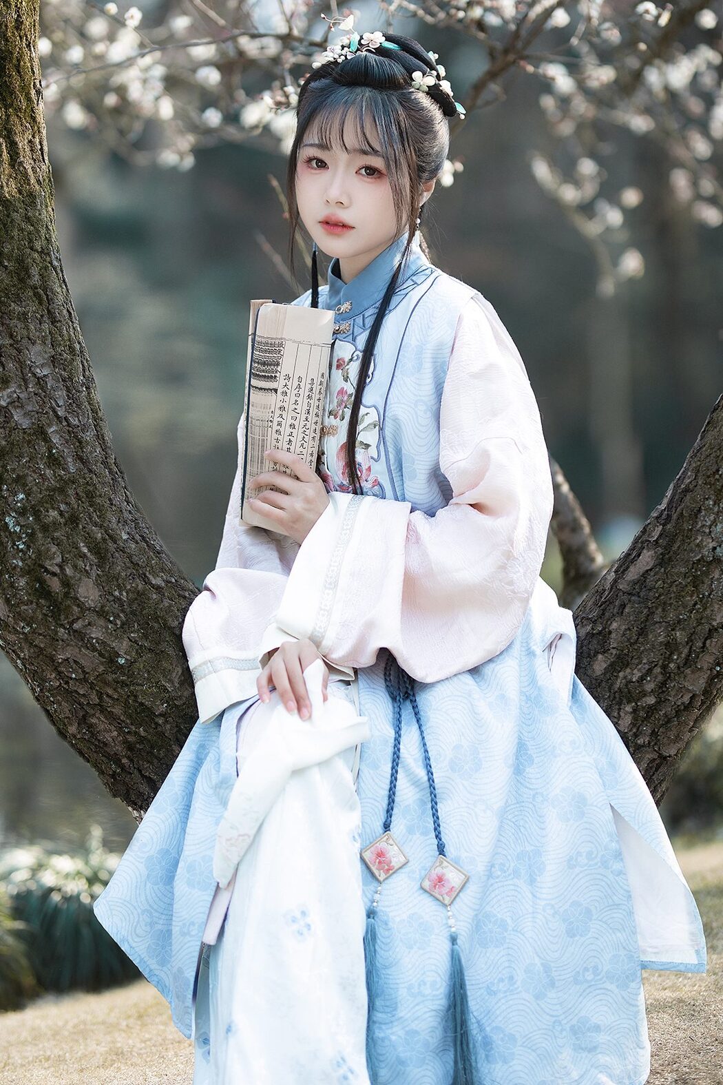 YiTuYu艺图语 Vol.5073 Yun Yun De Hei Yan Quan Er Cover Photo