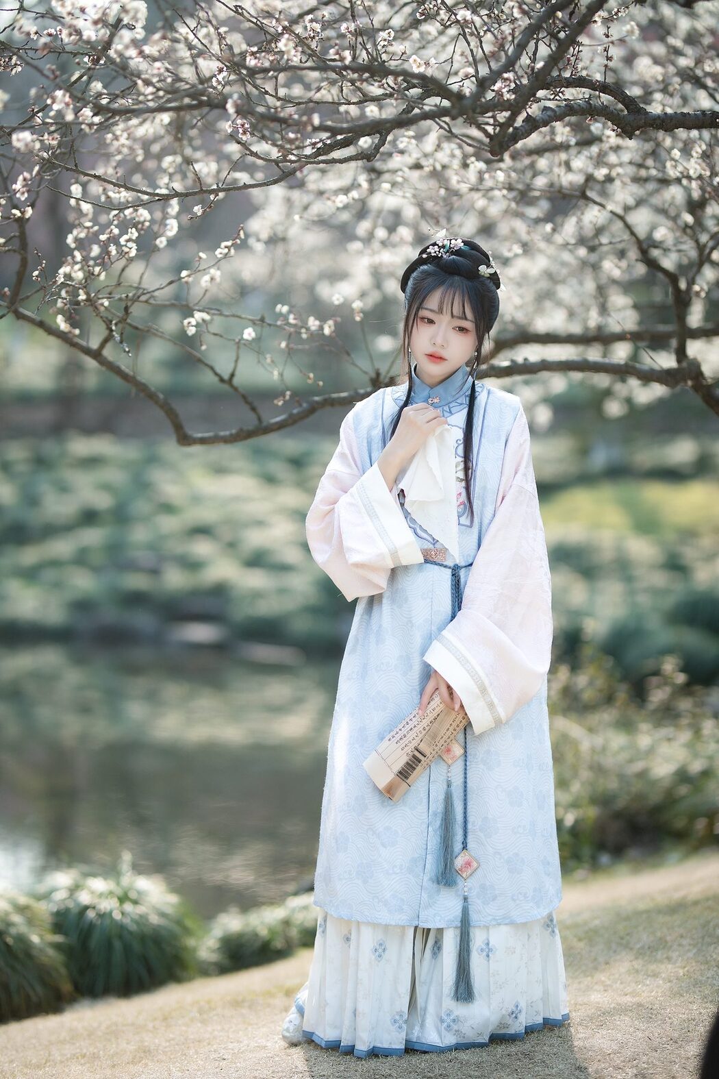YiTuYu艺图语 Vol.5073 Yun Yun De Hei Yan Quan Er