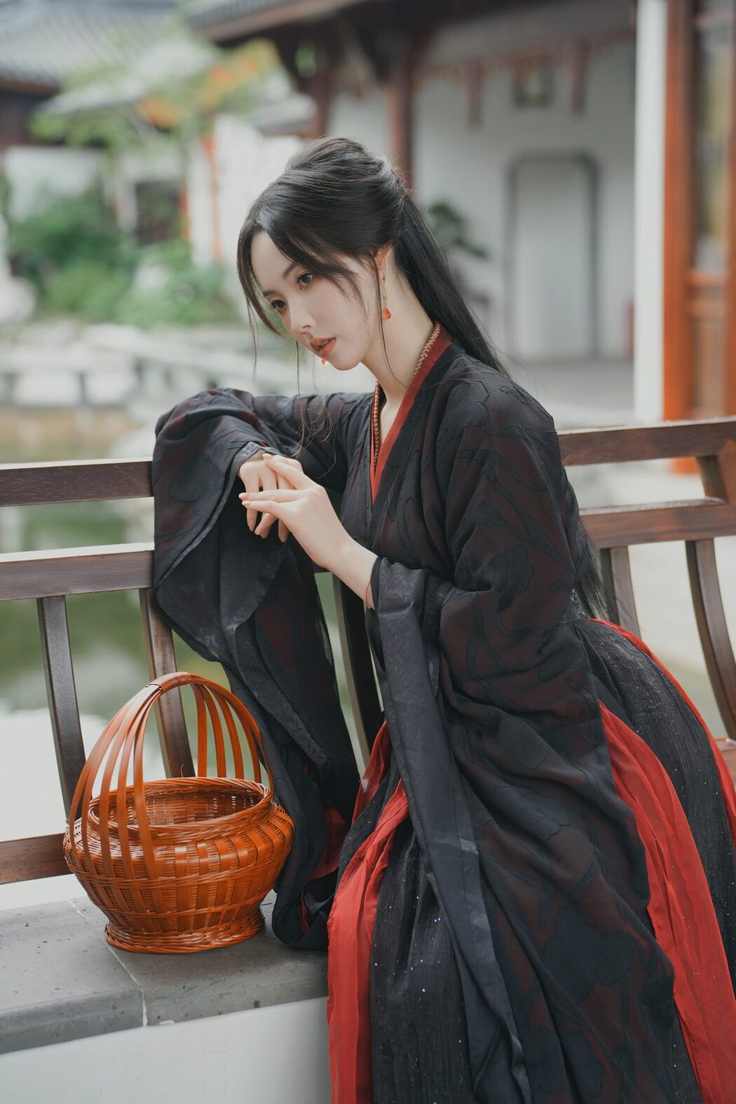 YiTuYu艺图语 Vol.4989 Vi Ge Vivian