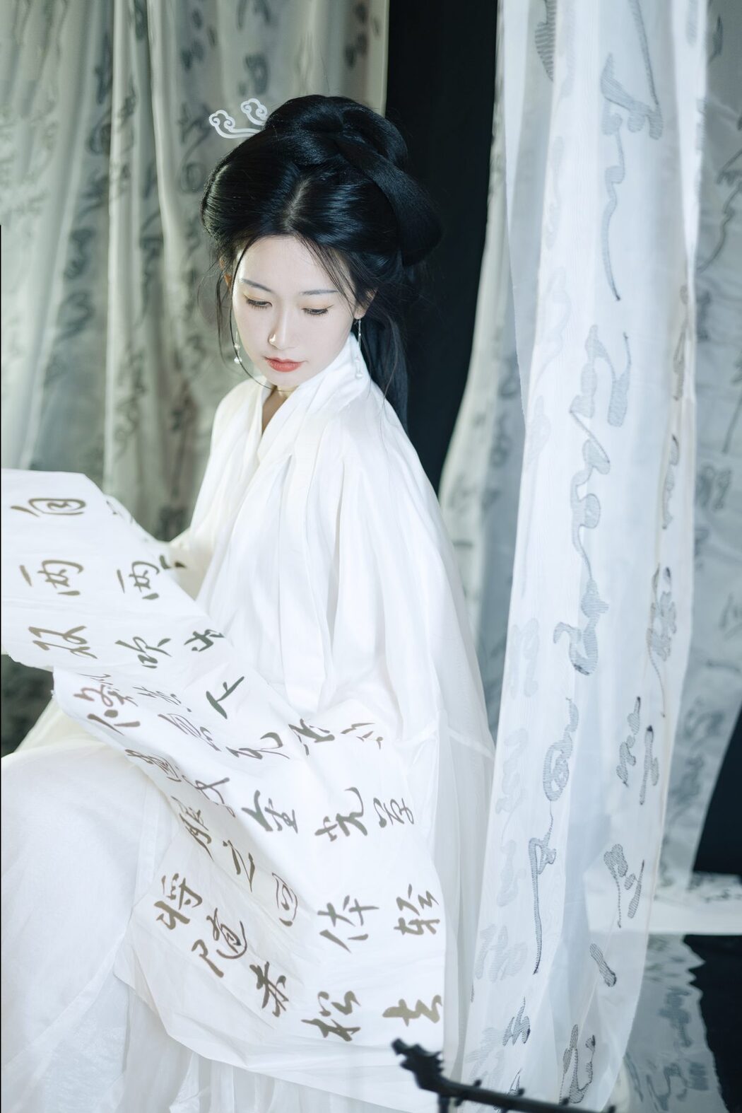 YiTuYu艺图语 Vol.5168 Zhi Shi