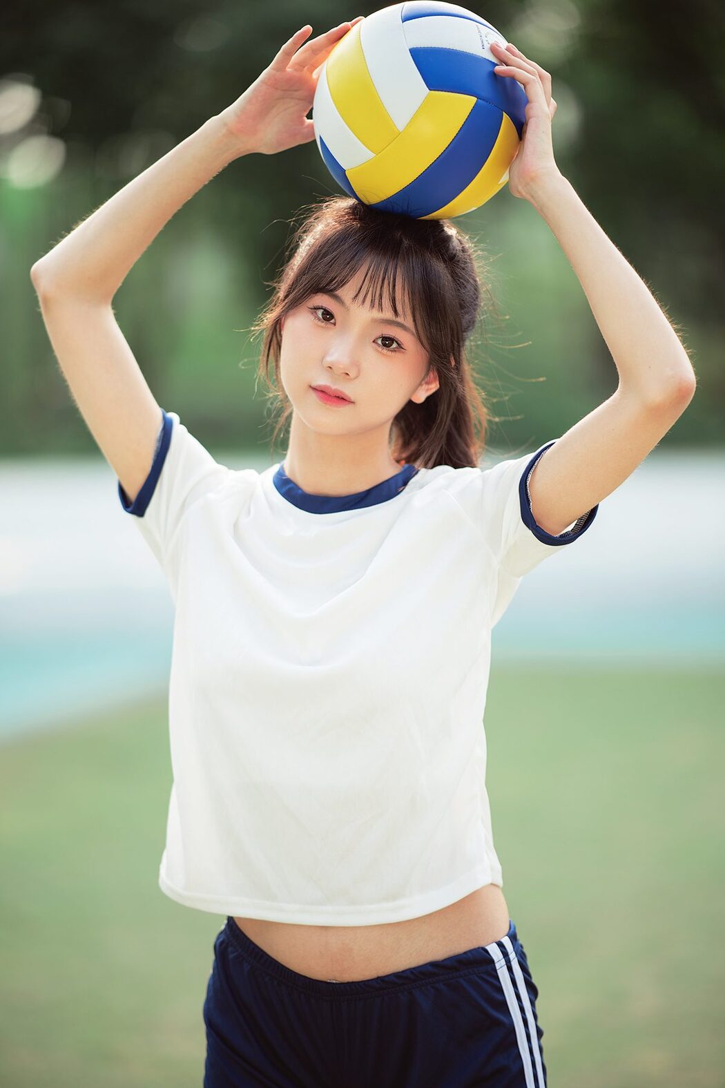 YiTuYu艺图语 Vol.5170 Kong Xin Cai Cover Photo