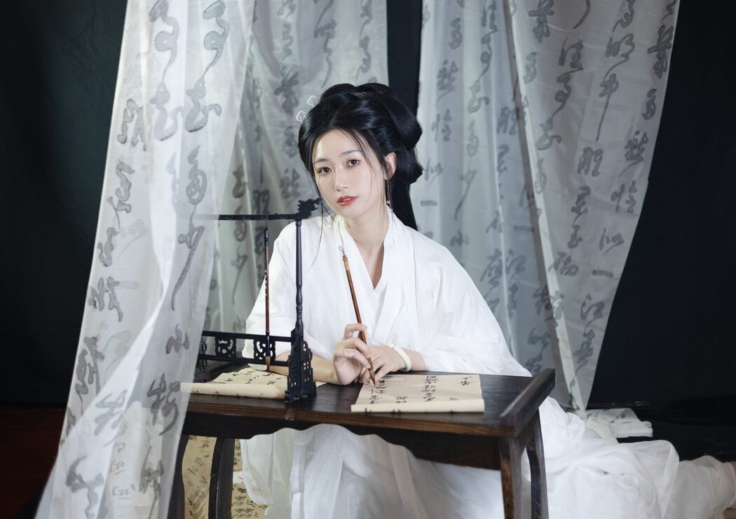 YiTuYu艺图语 Vol.5168 Zhi Shi