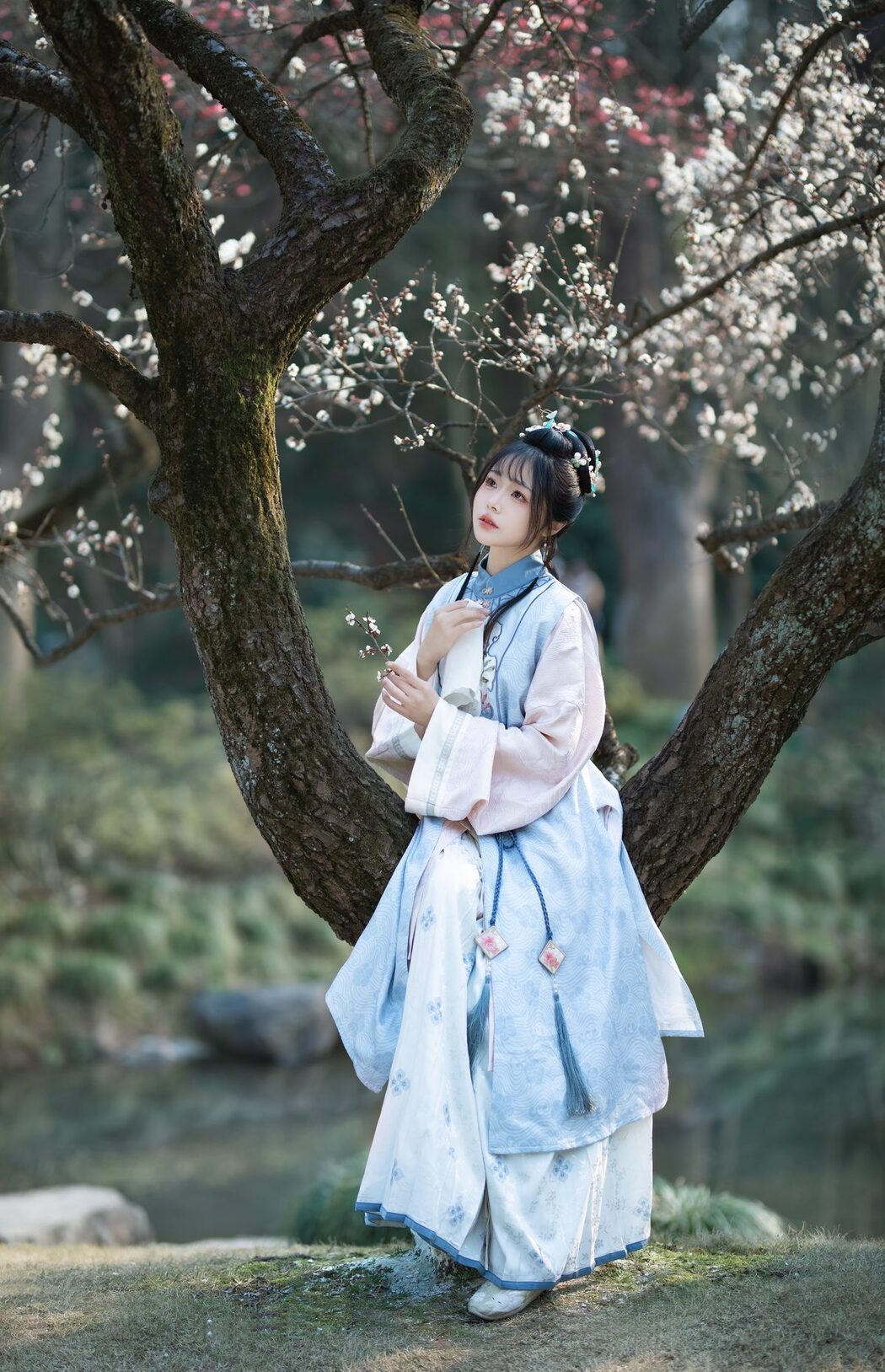 YiTuYu艺图语 Vol.5073 Yun Yun De Hei Yan Quan Er