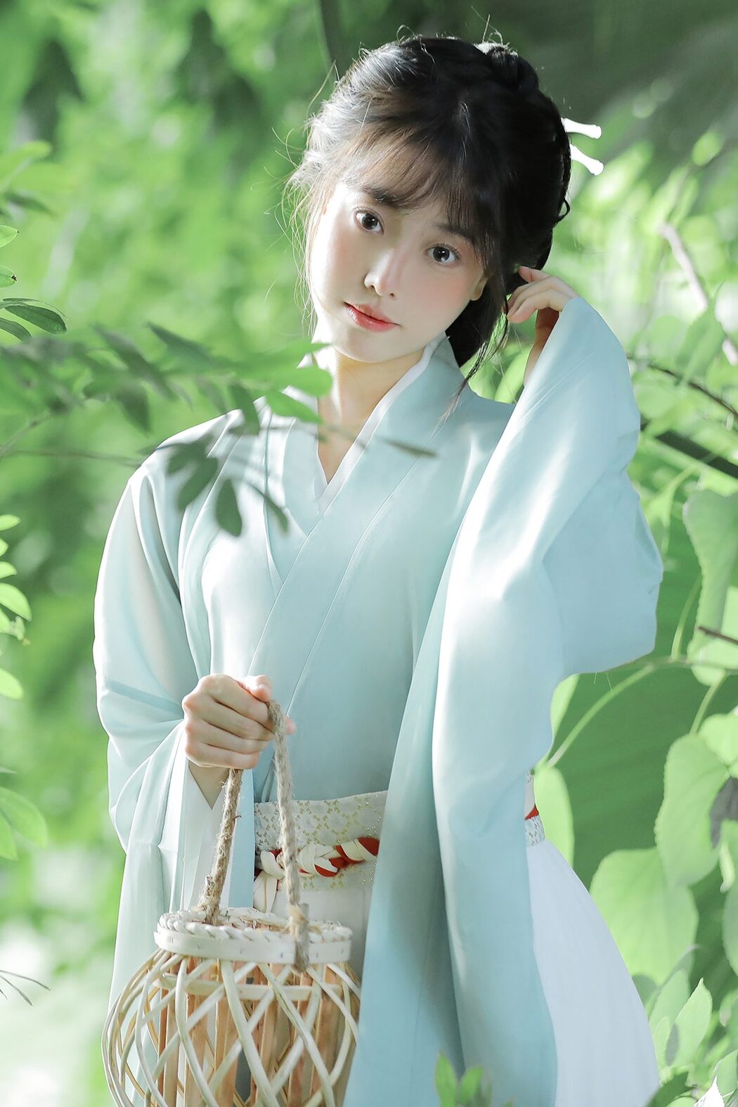 YiTuYu艺图语 Vol.5068 Qian Qian Cover Photo