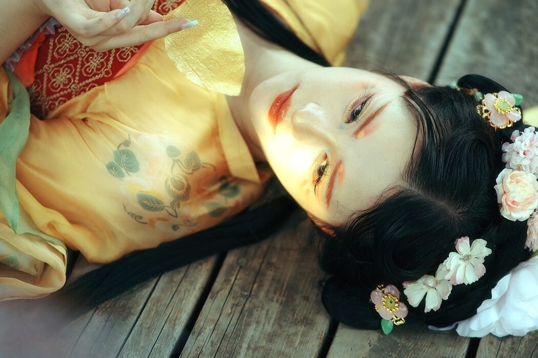 YiTuYu艺图语 Vol.5143 Yue Bai Xing Xi