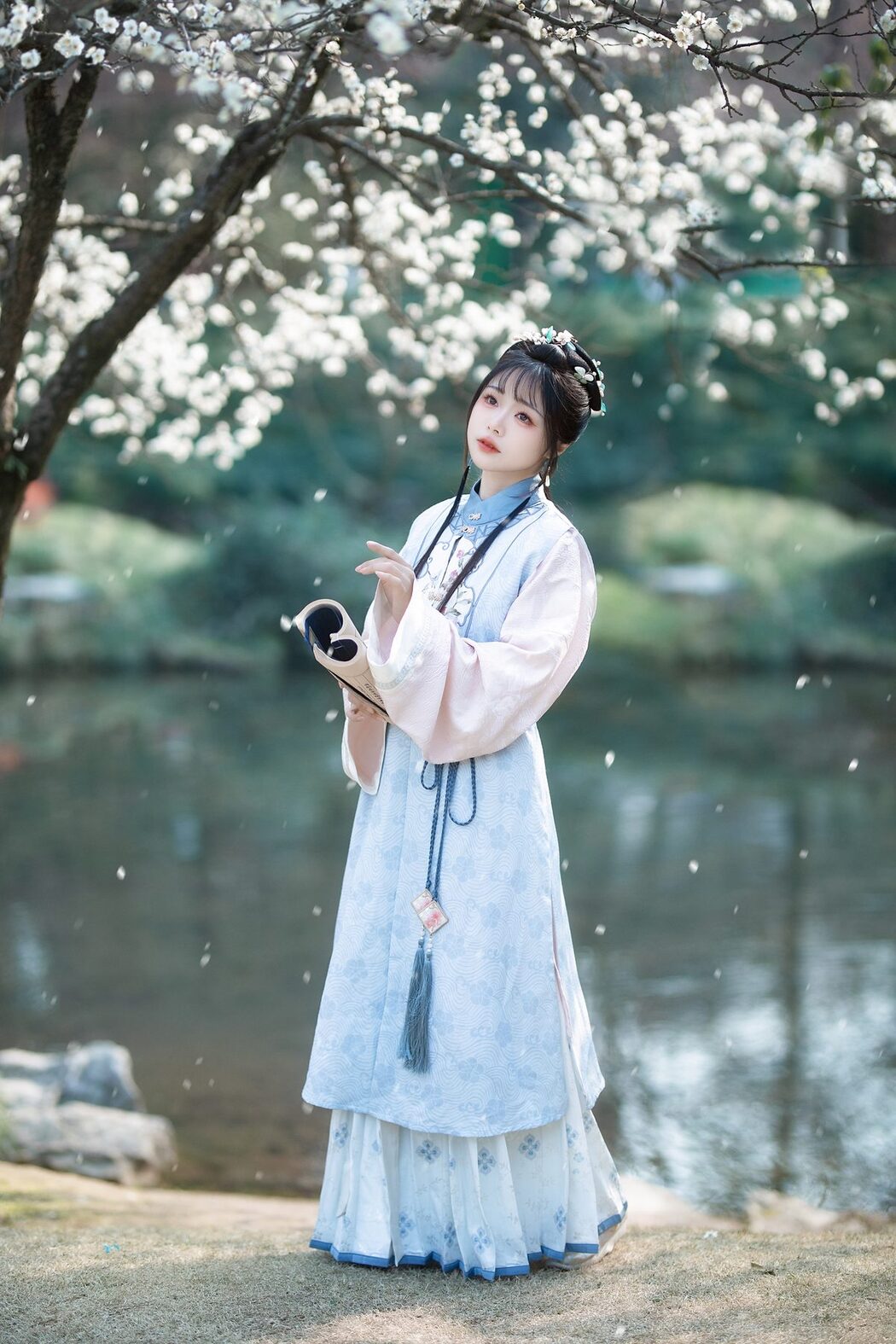 YiTuYu艺图语 Vol.5073 Yun Yun De Hei Yan Quan Er