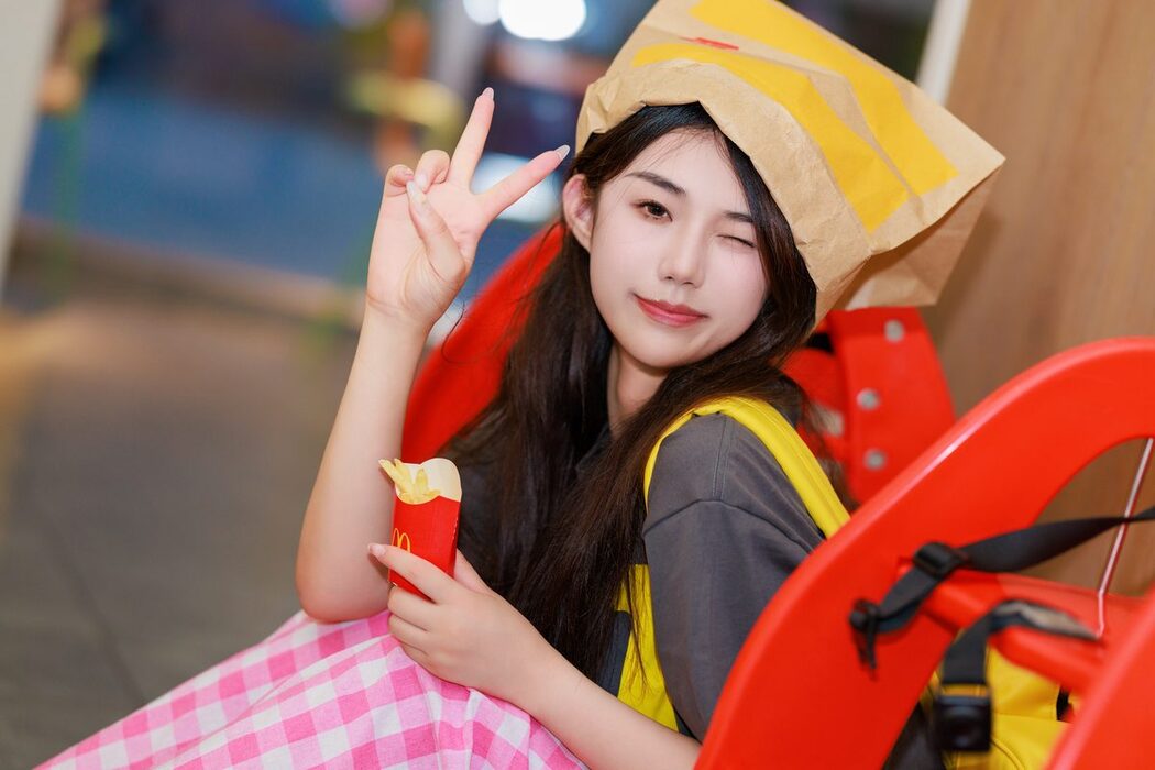 YiTuYu艺图语 Vol.5002 Pei Tong Xue