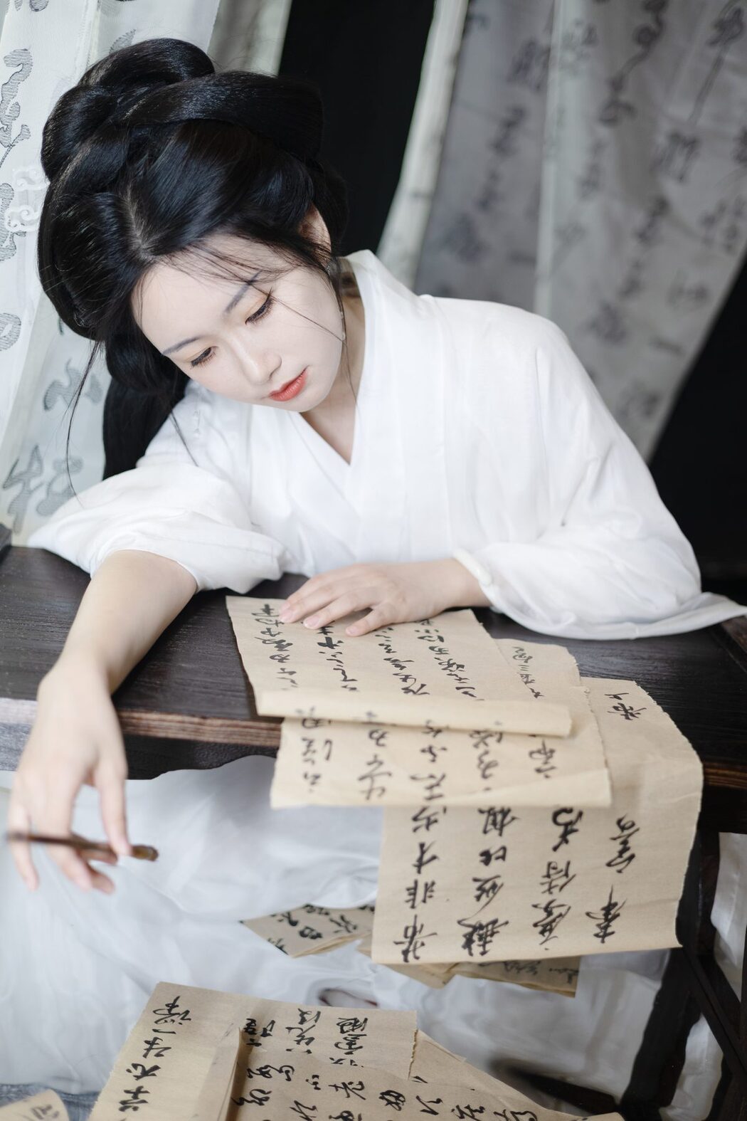 YiTuYu艺图语 Vol.5168 Zhi Shi