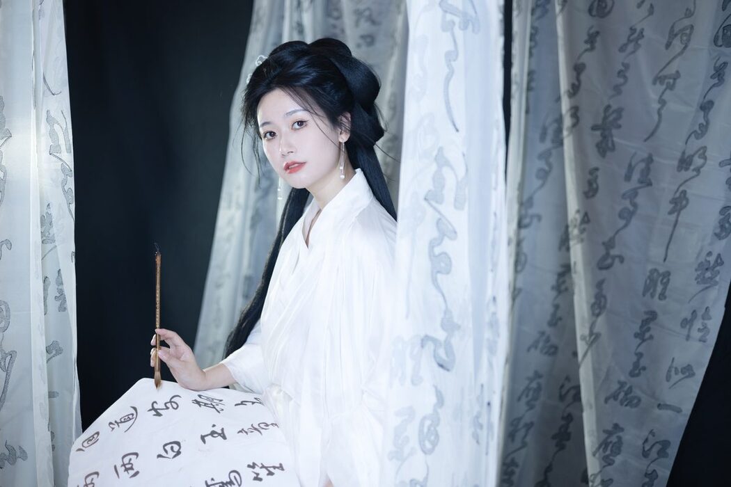 YiTuYu艺图语 Vol.5168 Zhi Shi