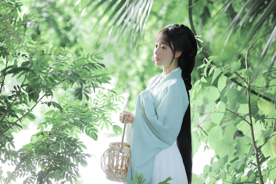 YiTuYu艺图语 Vol.5068 Qian Qian