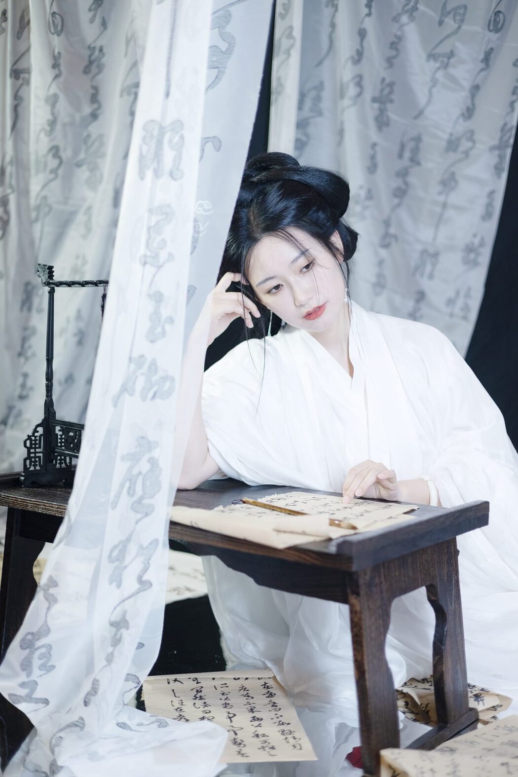 YiTuYu艺图语 Vol.5168 Zhi Shi