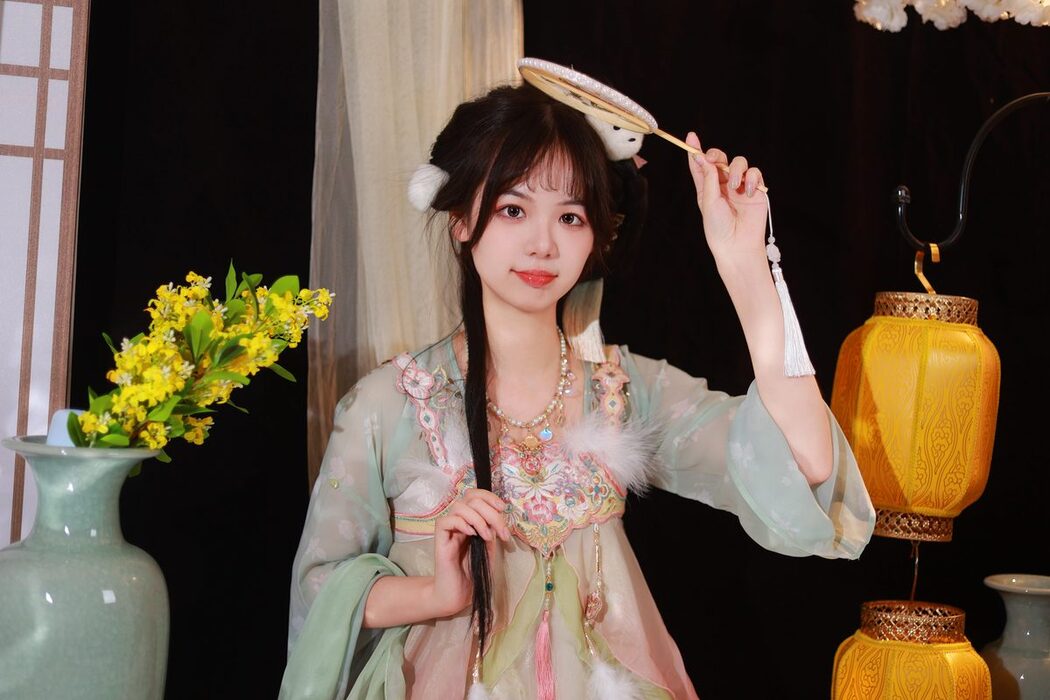 YiTuYu艺图语 Vol.5196 Mu Yan Se Cc