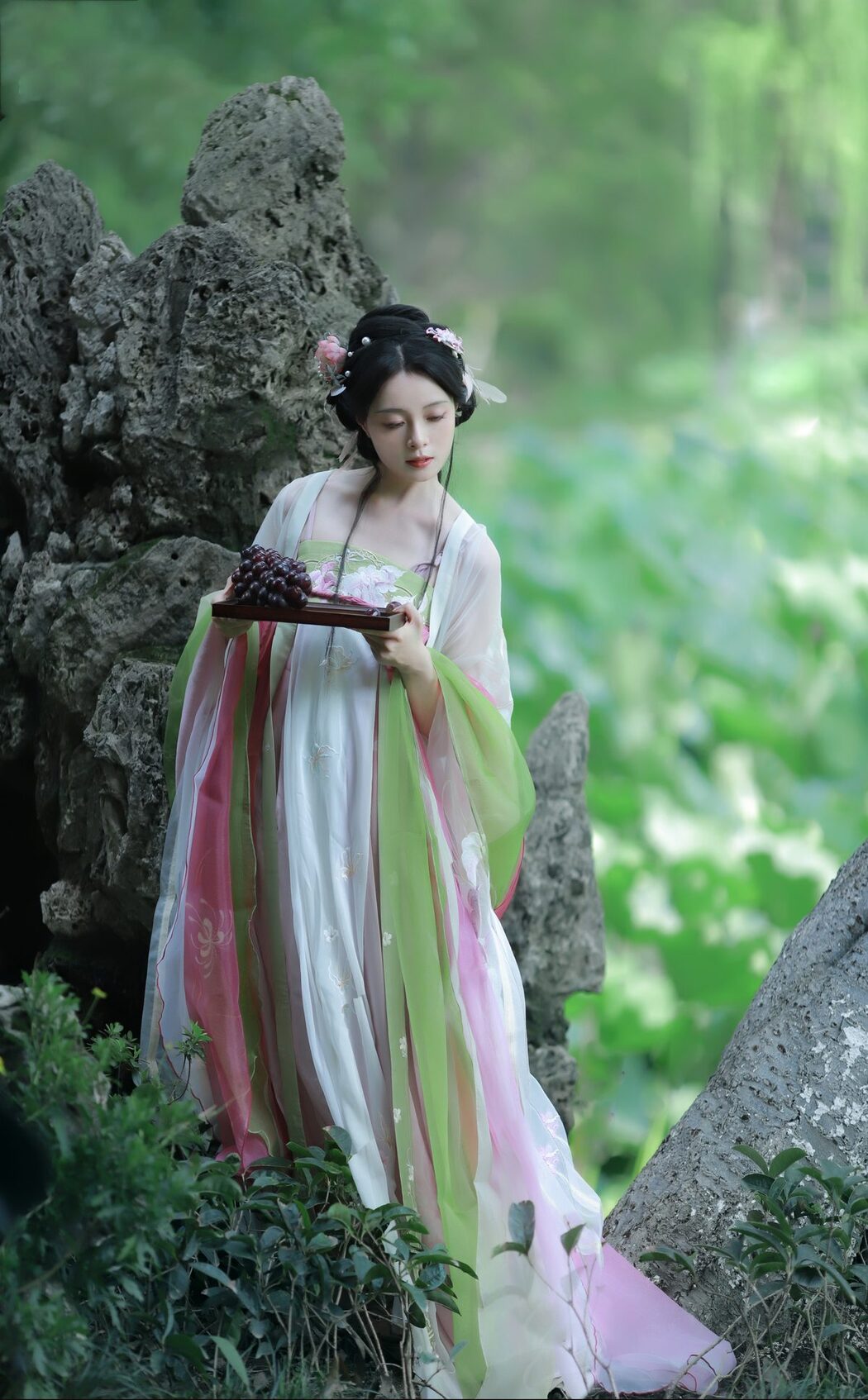 YiTuYu艺图语 Vol.5240 Nu Li Hua Zhuang De Sui Sui