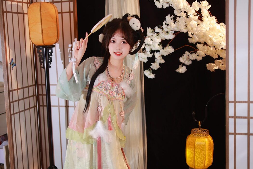 YiTuYu艺图语 Vol.5196 Mu Yan Se Cc