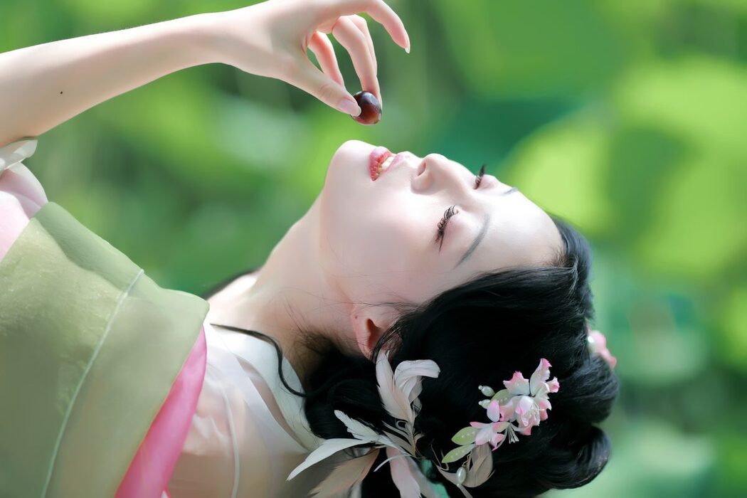 YiTuYu艺图语 Vol.5240 Nu Li Hua Zhuang De Sui Sui