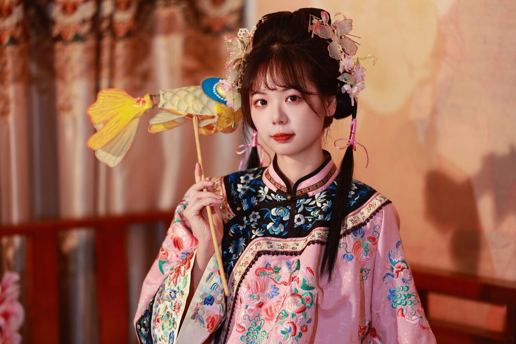 YiTuYu艺图语 Vol.5207 Mu Yan Se Cc
