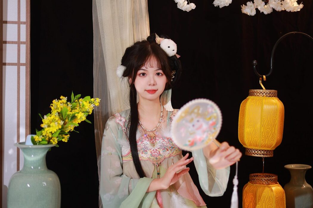 YiTuYu艺图语 Vol.5196 Mu Yan Se Cc