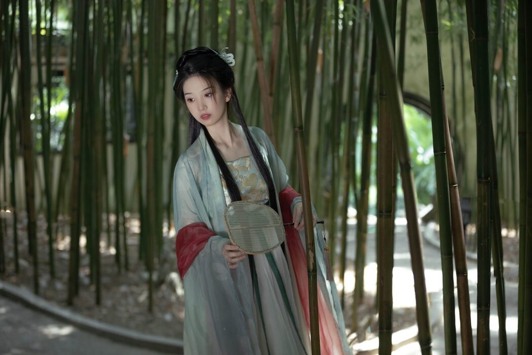 YiTuYu艺图语 Vol.5284 Zhi Zhi Qi
