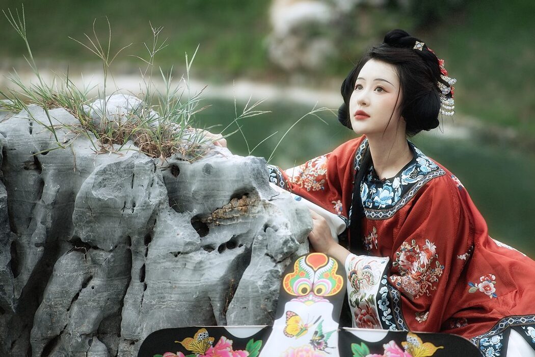 YiTuYu艺图语 Vol.5243 Yue Bai Xing Xi