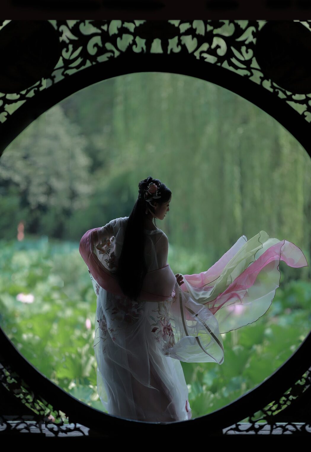 YiTuYu艺图语 Vol.5240 Nu Li Hua Zhuang De Sui Sui