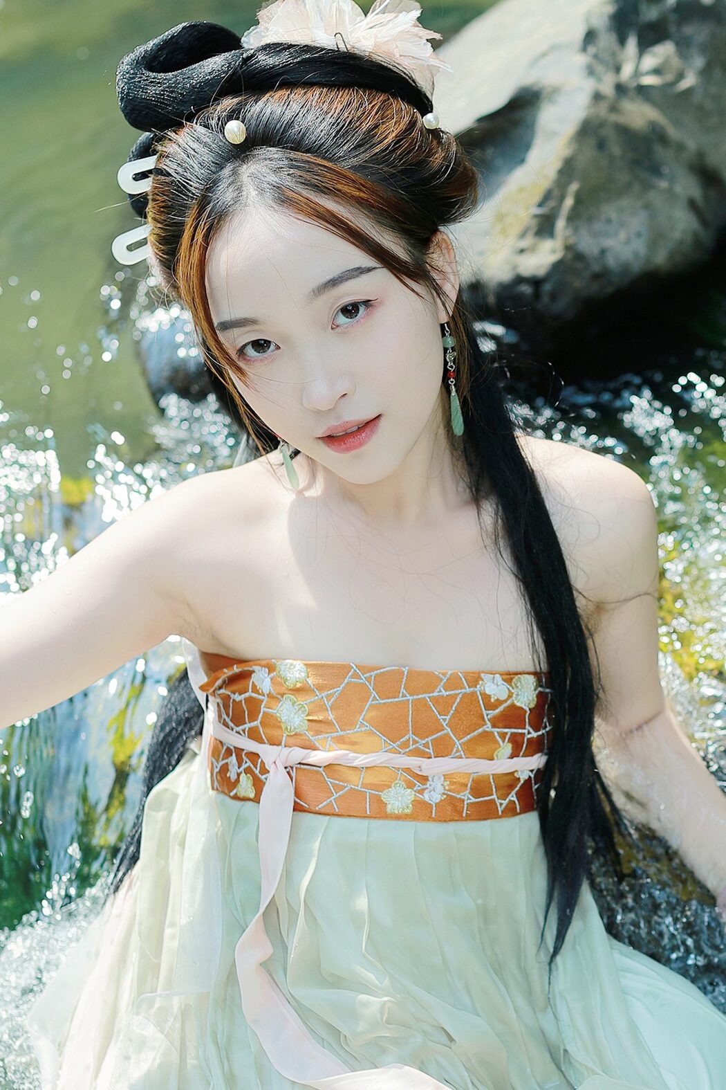 YiTuYu艺图语 Vol.5233 Yu Yan Cover Photo