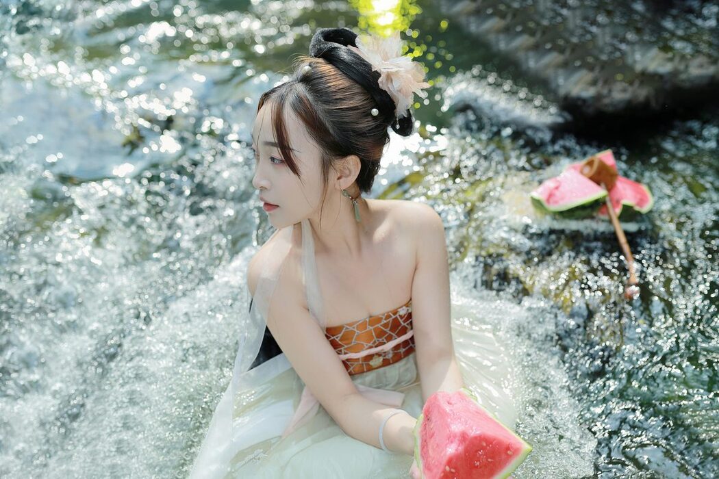 YiTuYu艺图语 Vol.5233 Yu Yan