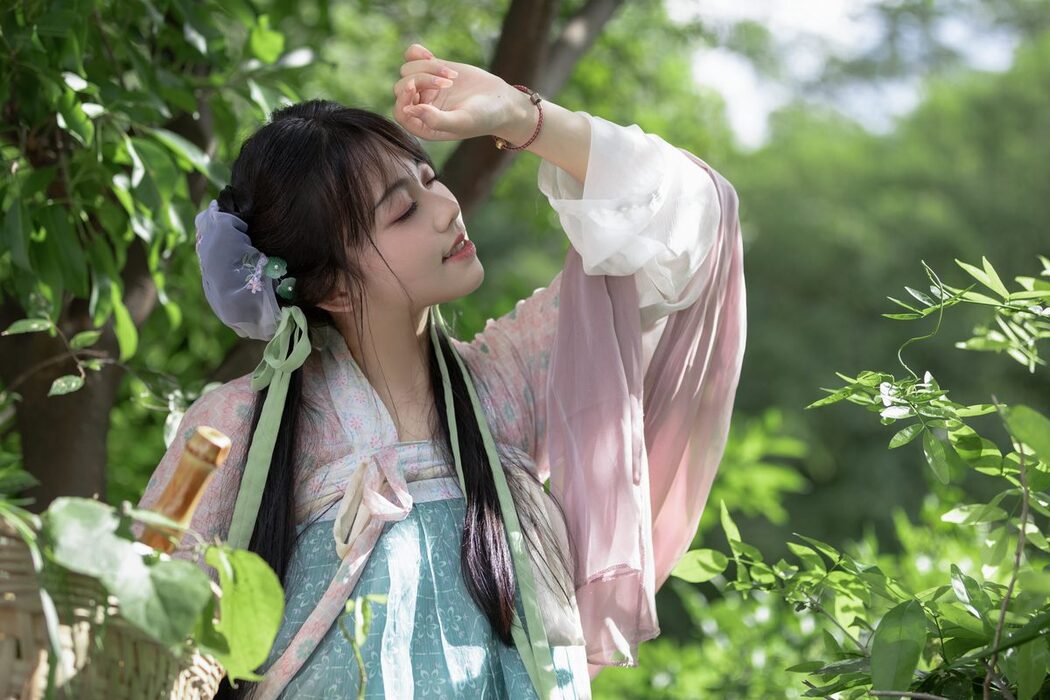 YiTuYu艺图语 Vol.5251 Jin Zou Ba
