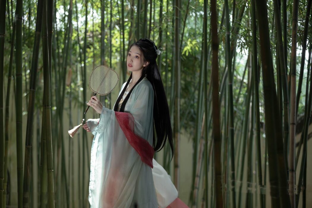 YiTuYu艺图语 Vol.5284 Zhi Zhi Qi
