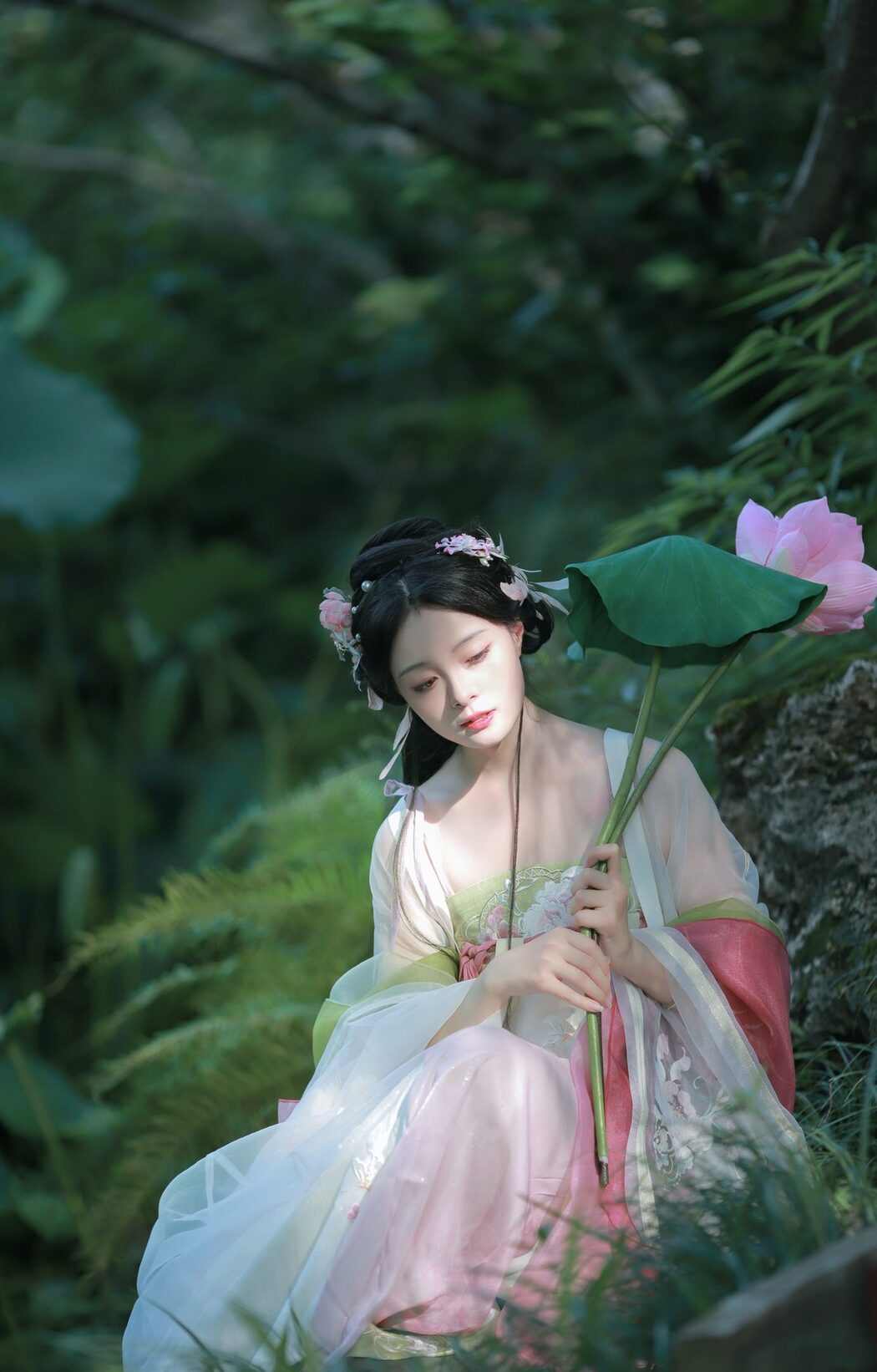 YiTuYu艺图语 Vol.5240 Nu Li Hua Zhuang De Sui Sui