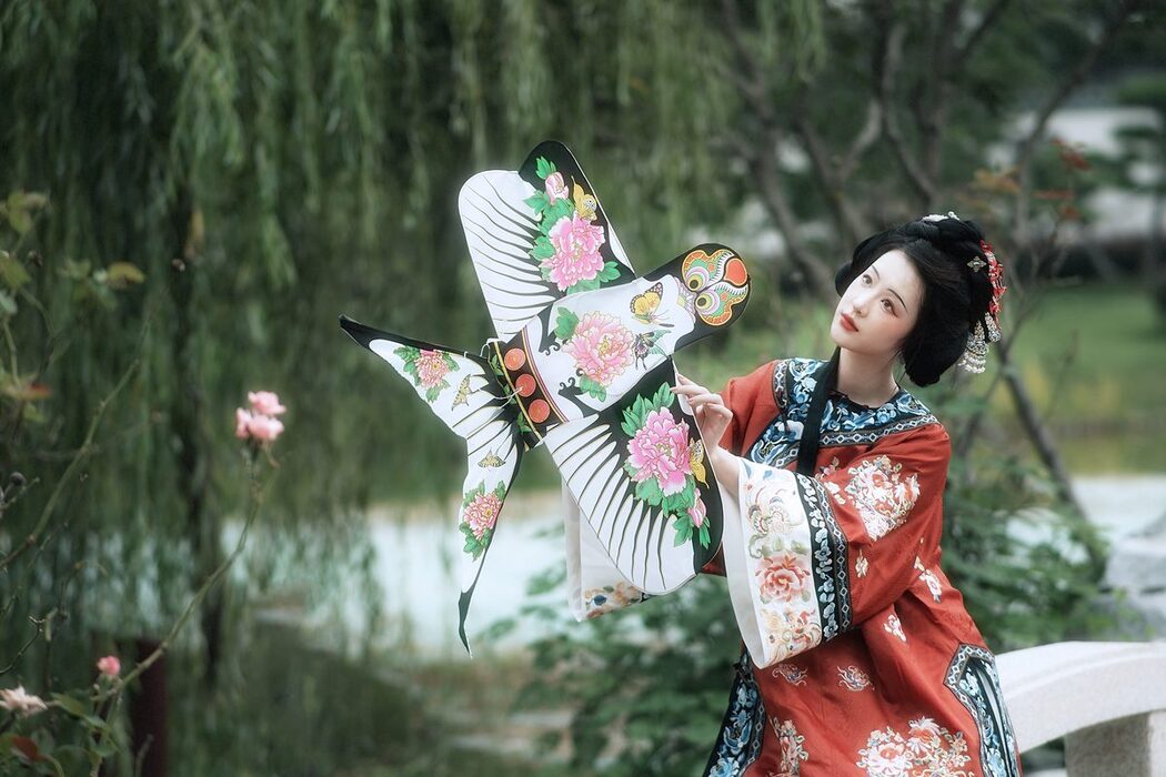 YiTuYu艺图语 Vol.5243 Yue Bai Xing Xi