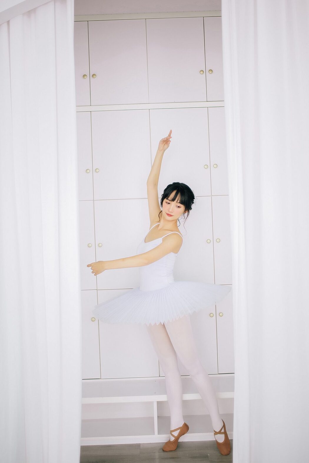 YiTuYu艺图语 Vol.5262 Feng Mu Mu AINY