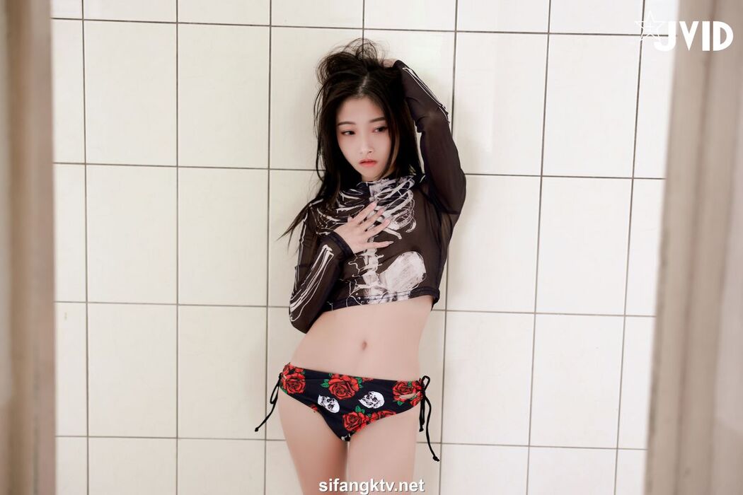 JVID Xiao Zhi Ma Ni Ni 小隻馬霓霓 – 廢墟開趴一絲不掛 性感調皮誘惑全裸無碼尺度毫無保留全解放 Part01 (55P)