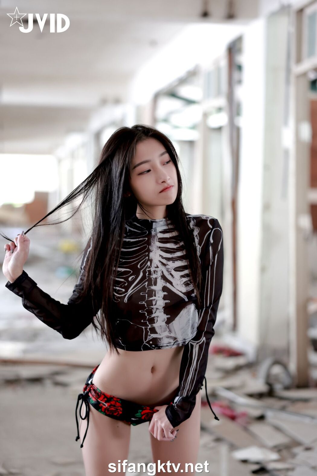 JVID Xiao Zhi Ma Ni Ni 小隻馬霓霓 – 廢墟開趴一絲不掛 性感調皮誘惑全裸無碼尺度毫無保留全解放 Part01 (55P)