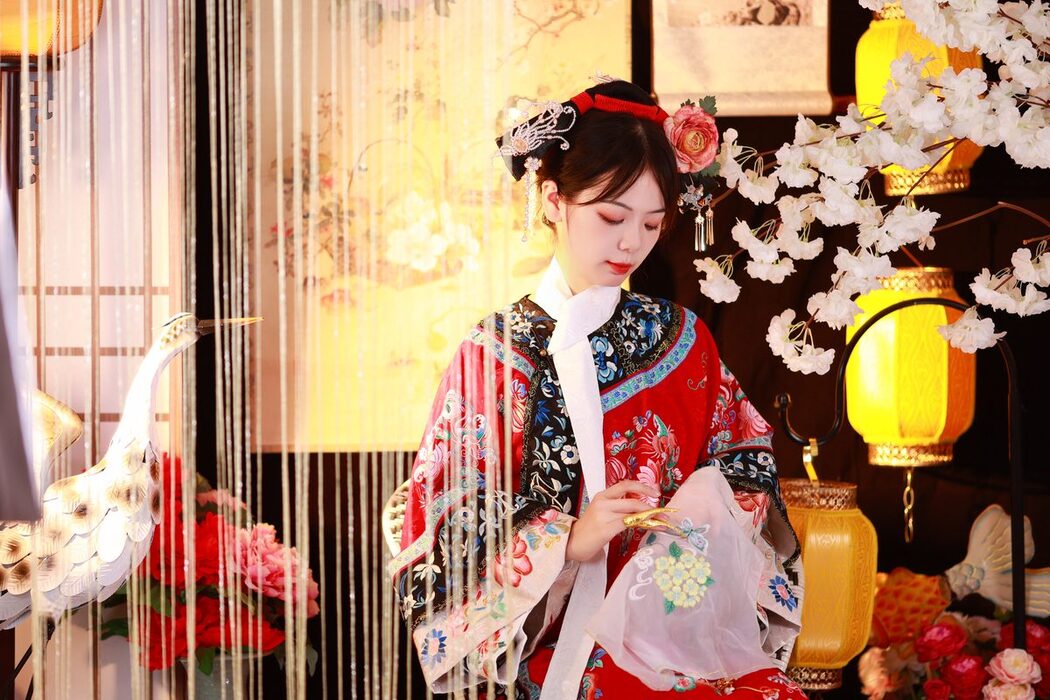 YiTuYu艺图语 Vol.5325 Mu Yan Se Cc