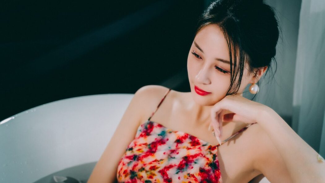 YiTuYu艺图语 Vol.5291 Xiao Wu Chui Pao Pao