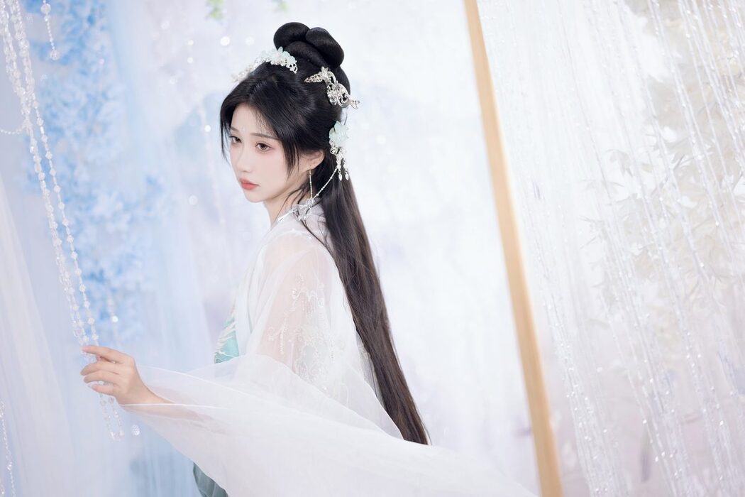 YiTuYu艺图语 Vol.5343 Qi Luo Sheng De Xiao Su Su